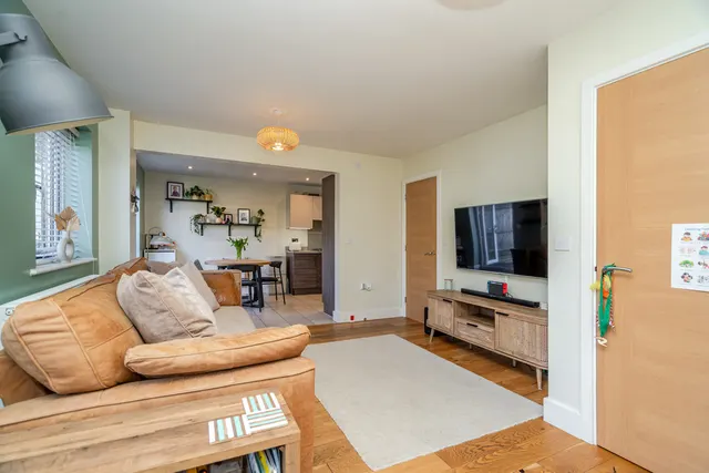 Meadow Way, Wing, LU7, photo 3
