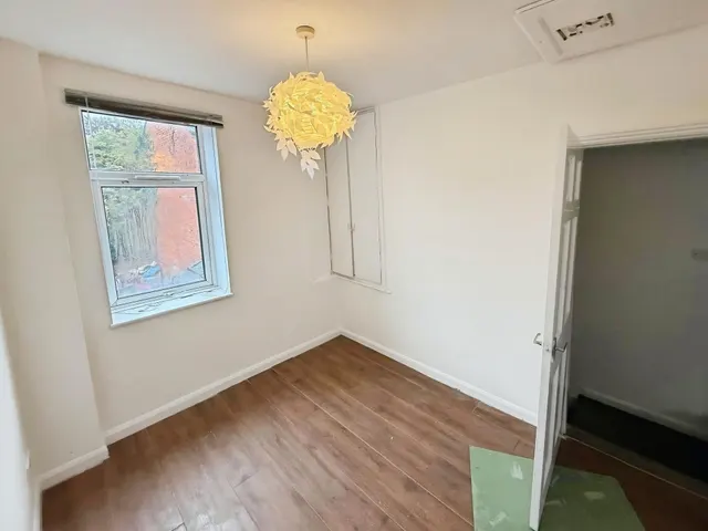 Commercial Road, Bulwell, NG6, photo 2