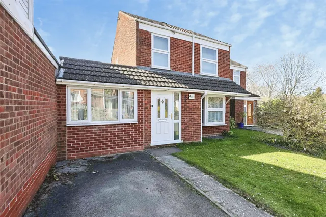 Aldeford Drive, BRIERLEY HILL, photo 1