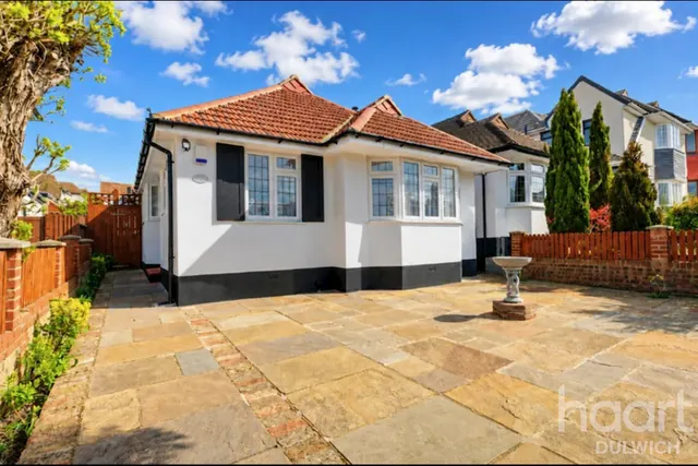 Ingram Road, CR7, photo 1