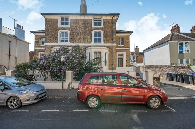 Grafton Road, Worthing, BN11, photo 1