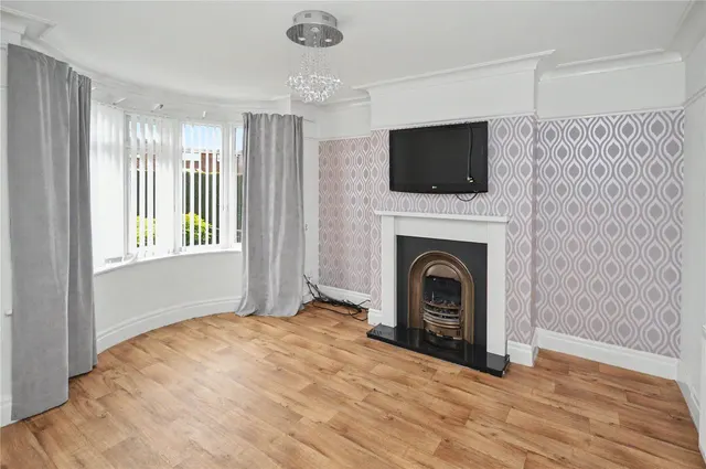 Moor Flatts Avenue, Leeds, LS10, photo 2