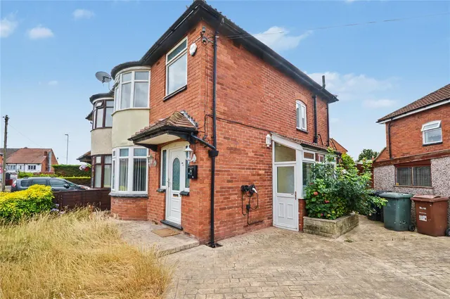 Moor Flatts Avenue, Leeds, LS10, photo 1