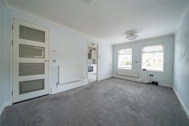 Elmhurst Close, Leeds, LS17, photo 3