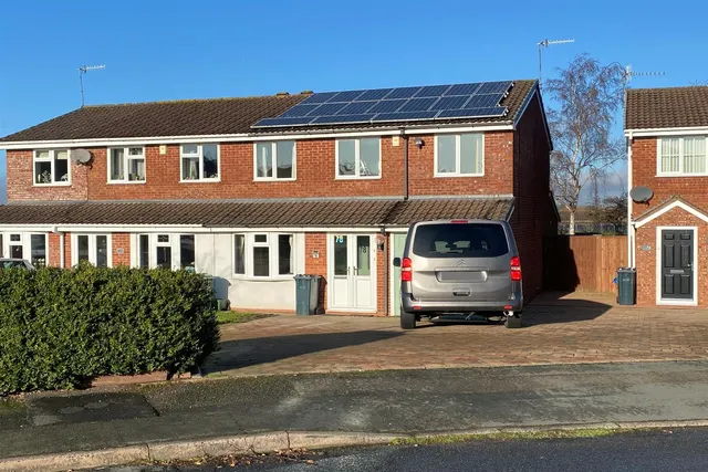 Brompton Drive, Brierley Hill — photo 1
