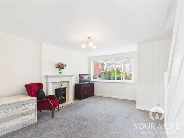Photo 2 — Seagull Close, Crewe, Cheshire, CW1