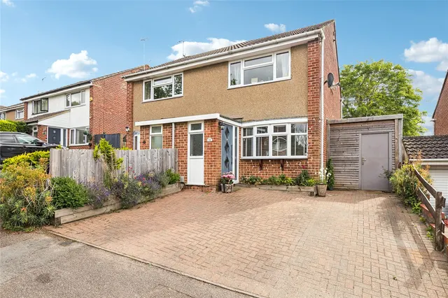 Broom Grove, Knebworth, SG3, photo 1