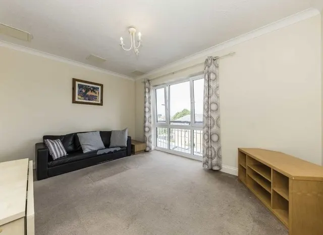 Photo 2 — South Ealing Road, Ealing, W5