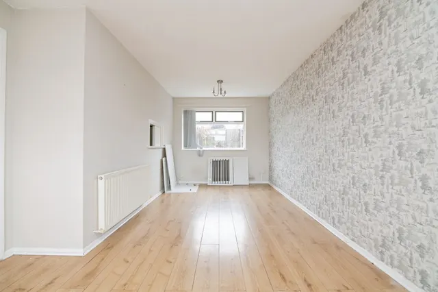 Mills Walk, Tipton, DY4, photo 3