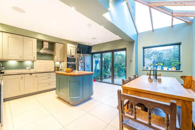 Photo 3 — Winchester Road, Twickenham, TW1 1LE