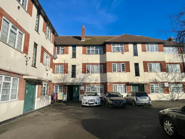 Stanley Avenue, Wembley, HA0, photo 1