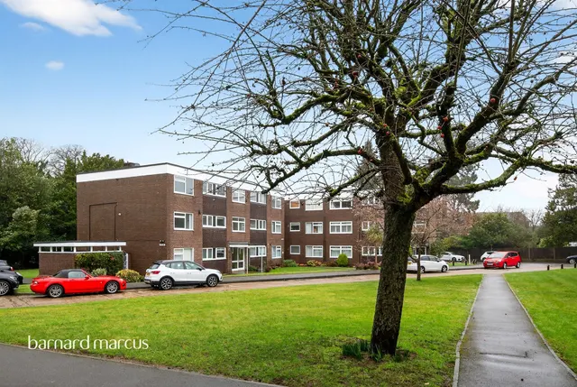 Downs Hill Road, Epsom, KT18, photo 1