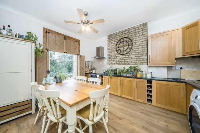 Kingston Road, TW11, photo 3