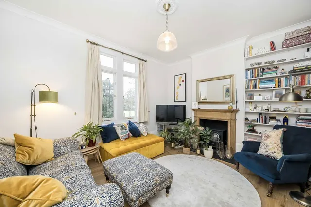 Kingston Road, TW11, photo 2
