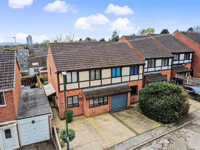 Holly Gardens, Thorneywood, NG3, photo 1