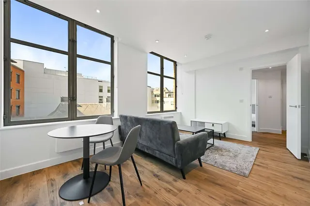 West Smithfield, London, EC1A, photo 3