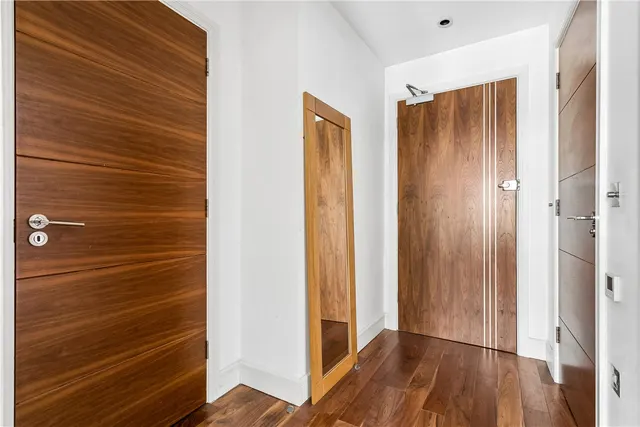 Cheltenham House, 253 Commercial Road, London, E1, photo 1