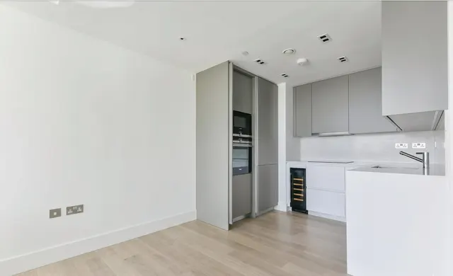 Photo 2 — Bollinder Place, Carrara Tower, EC1V
