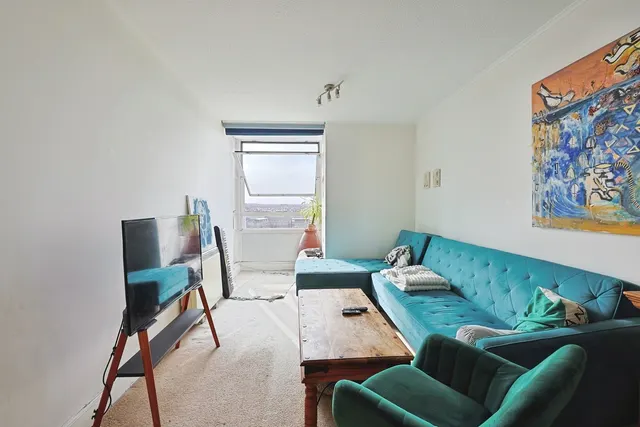 Bramlands Close, London, SW11, photo 1