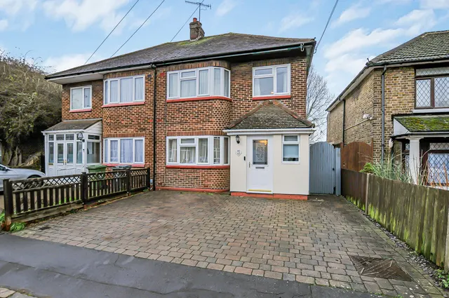 Newtown Road, Denham, UB9, photo 1