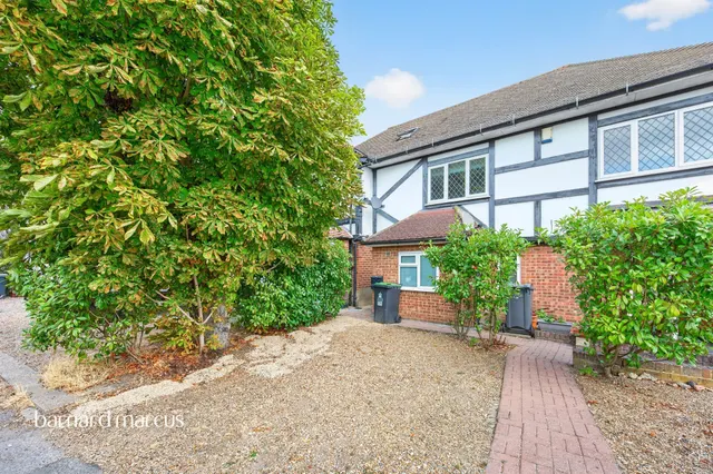 Malden Road, Worcester Park, photo 1