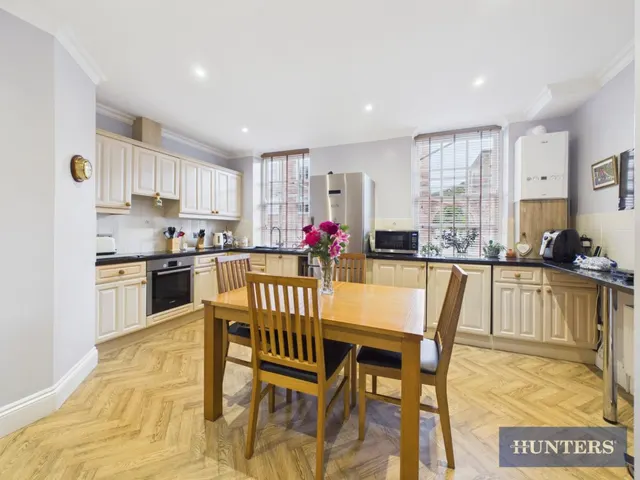 Hall Park Road, Hunmanby, YO14, photo 2