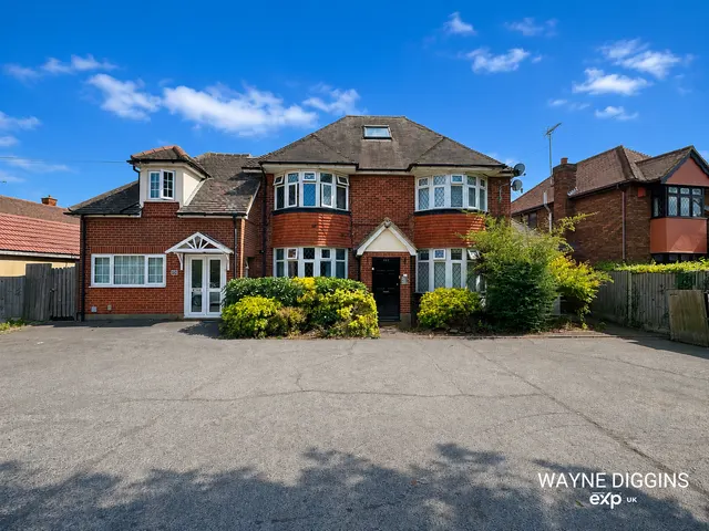 Lodge Lane, Grays, RM16, photo 1