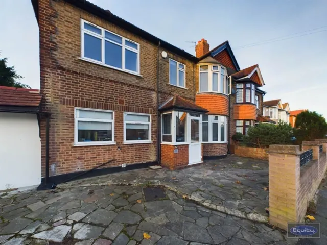 Montbelle Road, London, SE9, photo 1