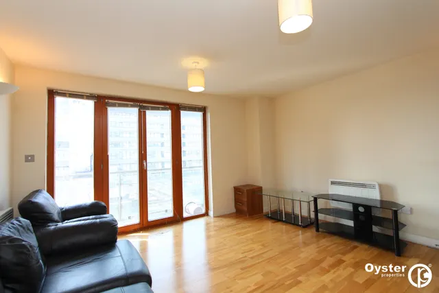 Ilford Hill, Icon Building, IG1, photo 2