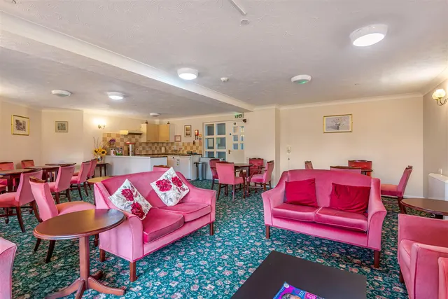 Furzehill Road, Borehamwood, WD6, photo 2