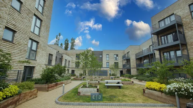 Borders Lane, Loughton, photo 1