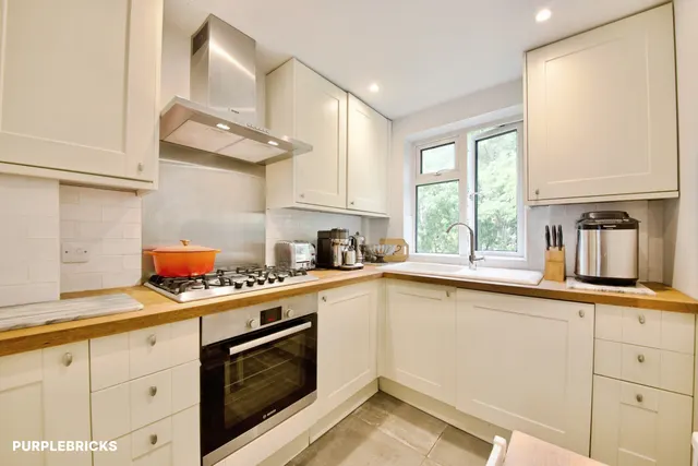 Finchley Park, London, N12, photo 2
