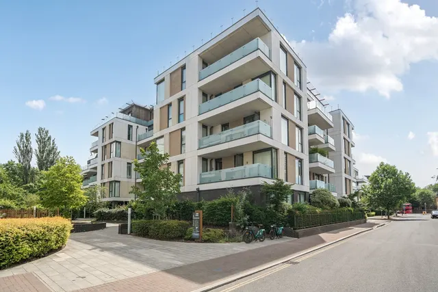 Quebec Way, London, SE16, photo 1