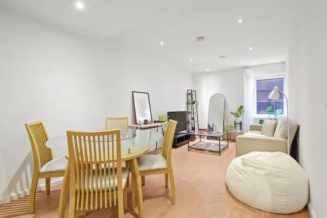 2 bedroom flat, Wharf Road, London, N1