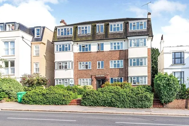 St. Marks Hill, Surbiton, Surrey, KT6, photo 1
