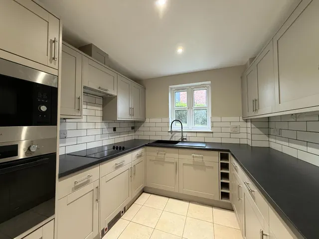 Photo 2 — Birch End, All Saints Road, Warwick, CV34