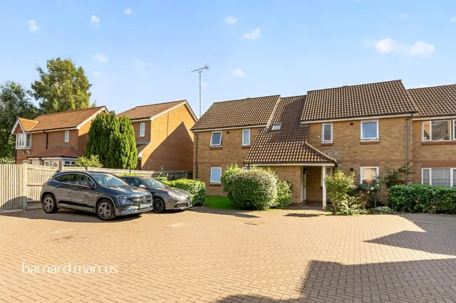 Farriers Road, Epsom, KT17, photo 1