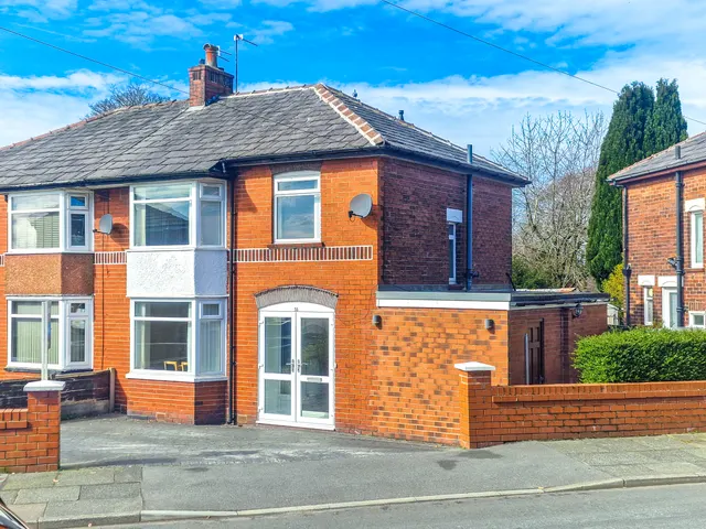 55 Fairlands Road, Walmersley, Bury, BL9, photo 1