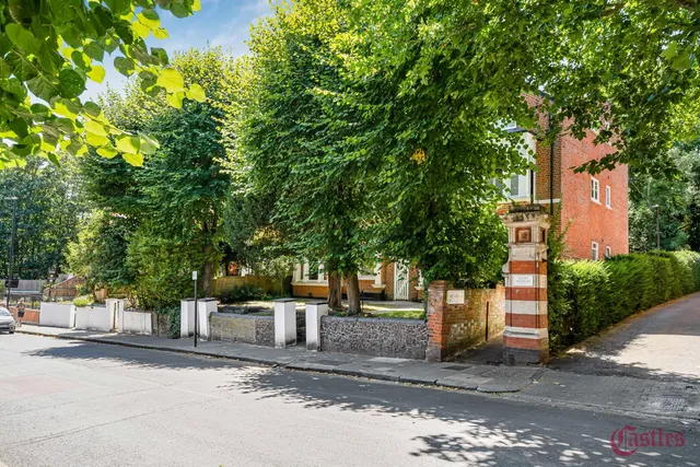 Crouch Hill, N8, photo 1