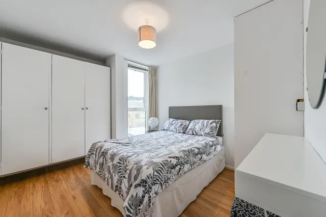Photo 3 — Flat 23, Winter Garden House, 2 Macklin Street, London