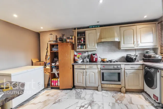 Foxglove Road, South Ockendon, RM15, photo 3