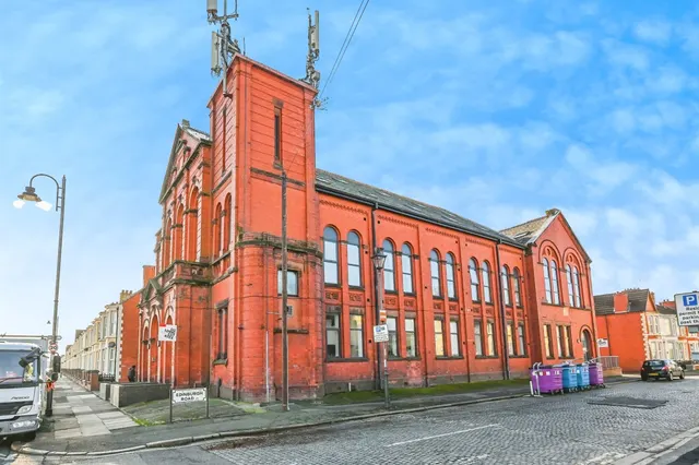 Jubilee Drive, Liverpool, photo 1