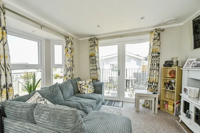 Holders Road, Amesbury, SP4, photo 3