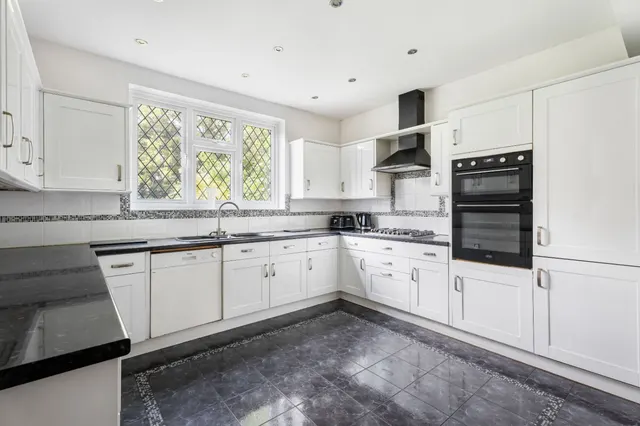 Dorset Drive, Edgware, HA8, photo 3