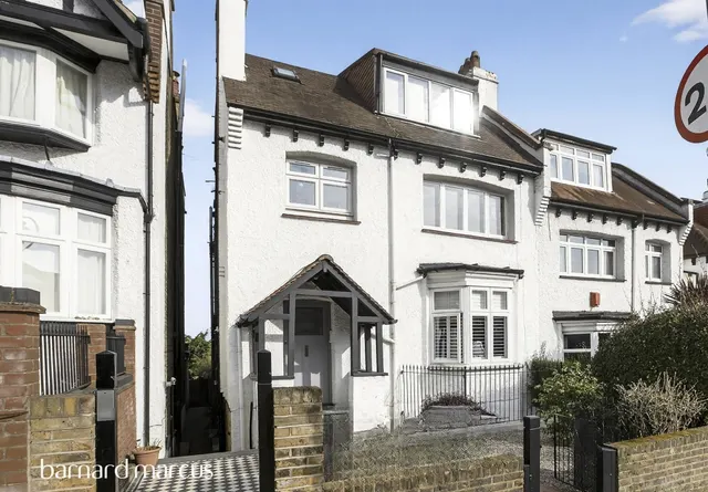 Photo 3 — Linden Road, London