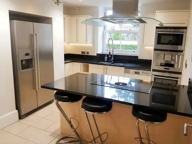 Ancorage Road, B74, photo 2
