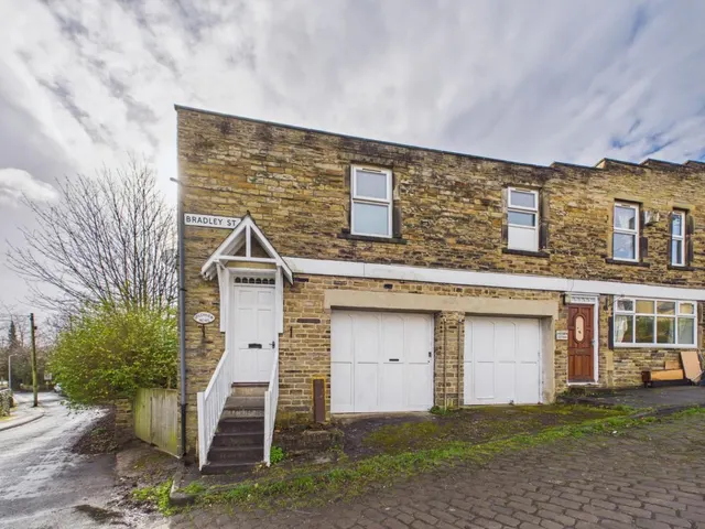 Bradley Street, Bradford, photo 1