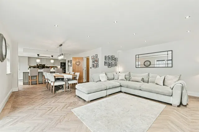 South Lane, Netherton, WF4, photo 3
