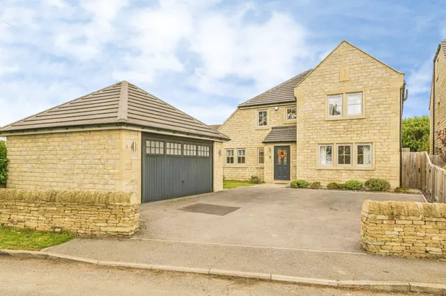 South Lane, Netherton, WF4, photo 1
