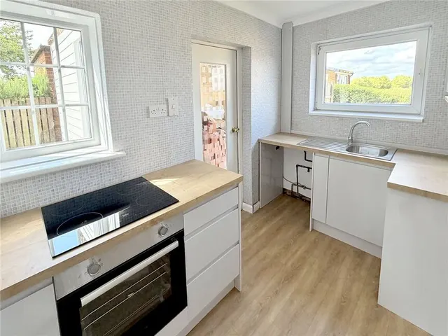 Photo 2 — Bellbrooke Avenue, Darfield, Barnsley, S73